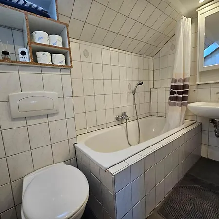 Gepflegte Monteurswohnung In Apartment Rommerskirchen